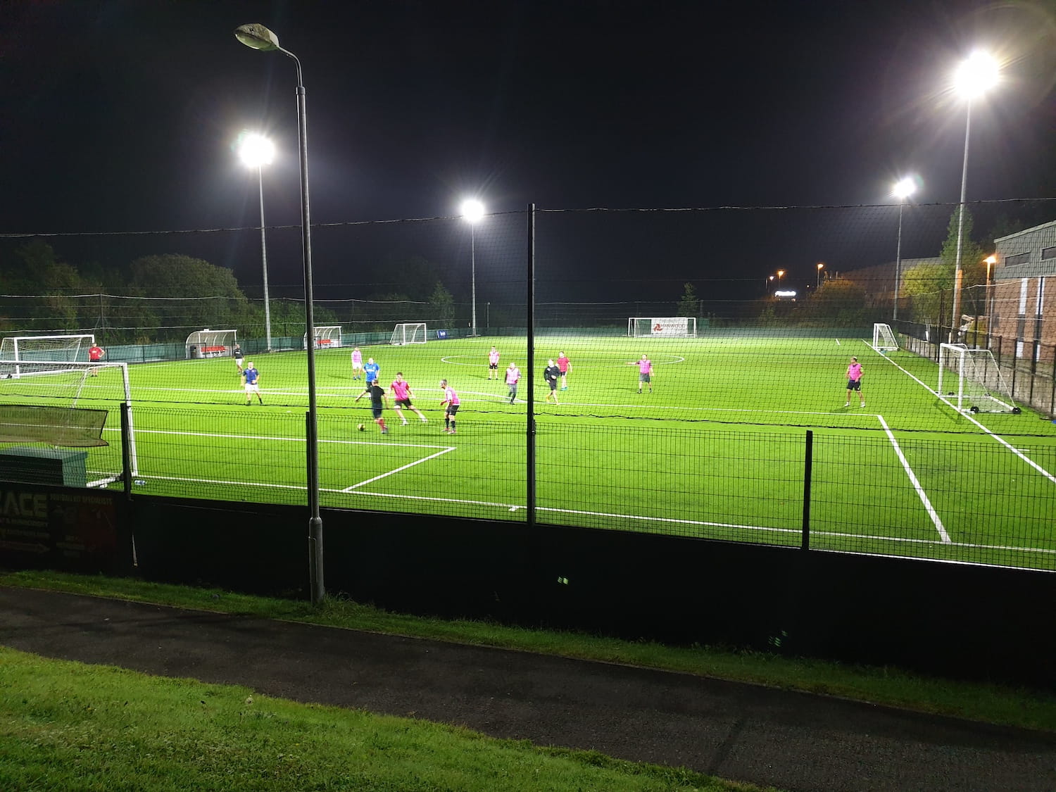 Teren multisport iluminat